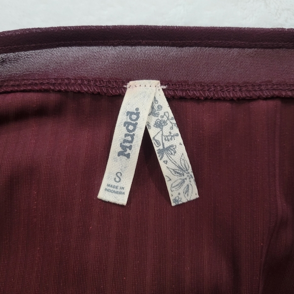 Mudd V-Neck Midi Dress in Velvet Red Stripes Women's Size S - Picture 3 of 3